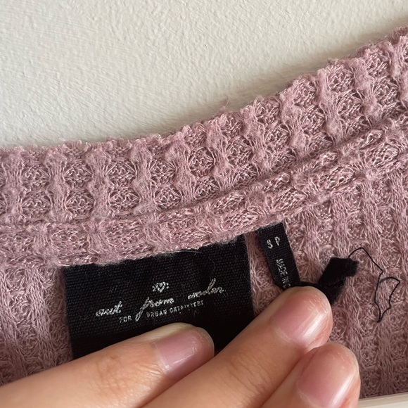 Urban Outfitters Long Sleeve - Picture 2 of 4